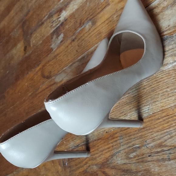 M&M 4 for $12 Shoes - Picture 4 of 8